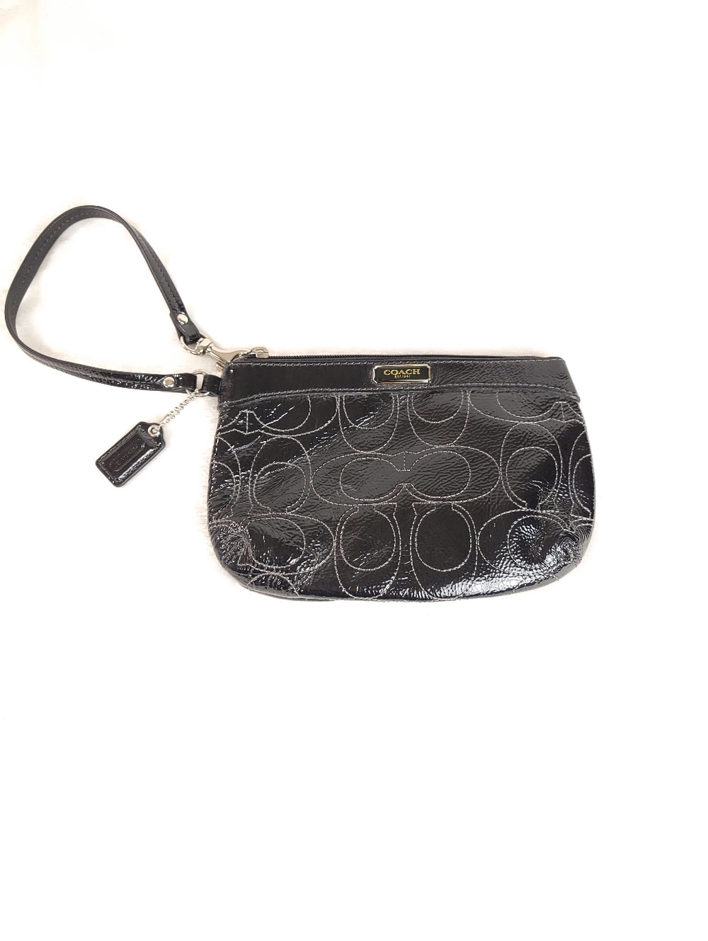 Coach Signature Poppy “C” Wristlet Black Patent Leather Zip